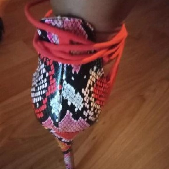 Shoe Dazzle platform sandals.Size 7.Snake print multi - Picture 2 of 3
